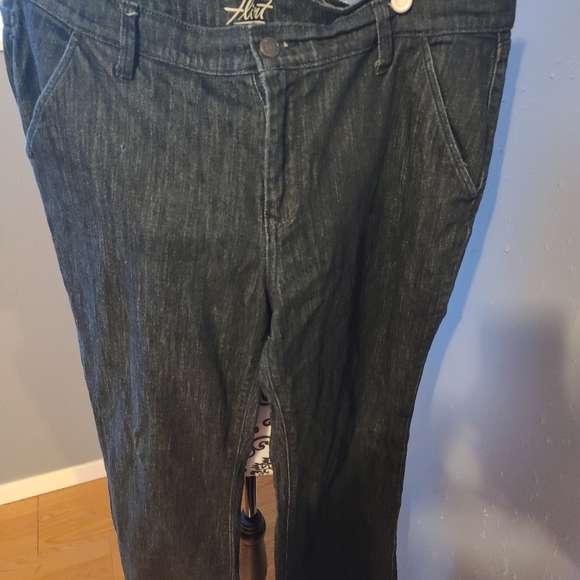 Old Navy "The Flirt" Jeans - Picture 2 of 7